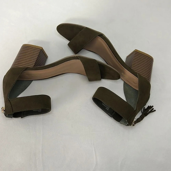 Maurice’s Khaki Suede Sandal Heels Ankle Strap back zip size 8 - Picture 11 of 11